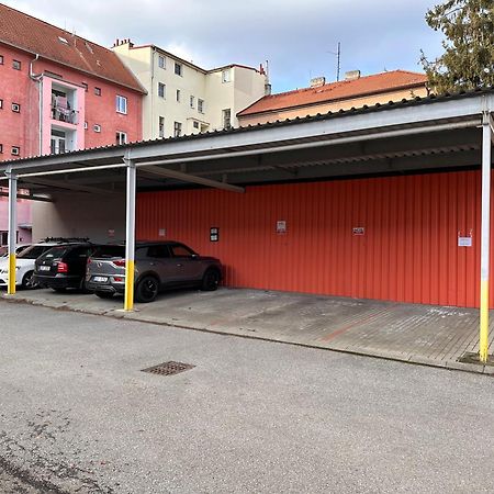 Apartman Ab Kryte Parkovani Zdarma Ceske Budejovice Kültér fotó